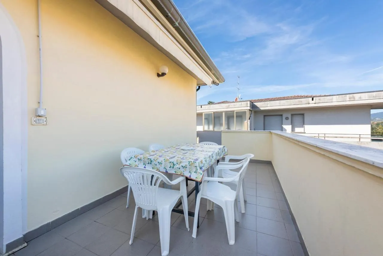 Residenza Tirrenia By Mmega Lägenhet Marina di Massa