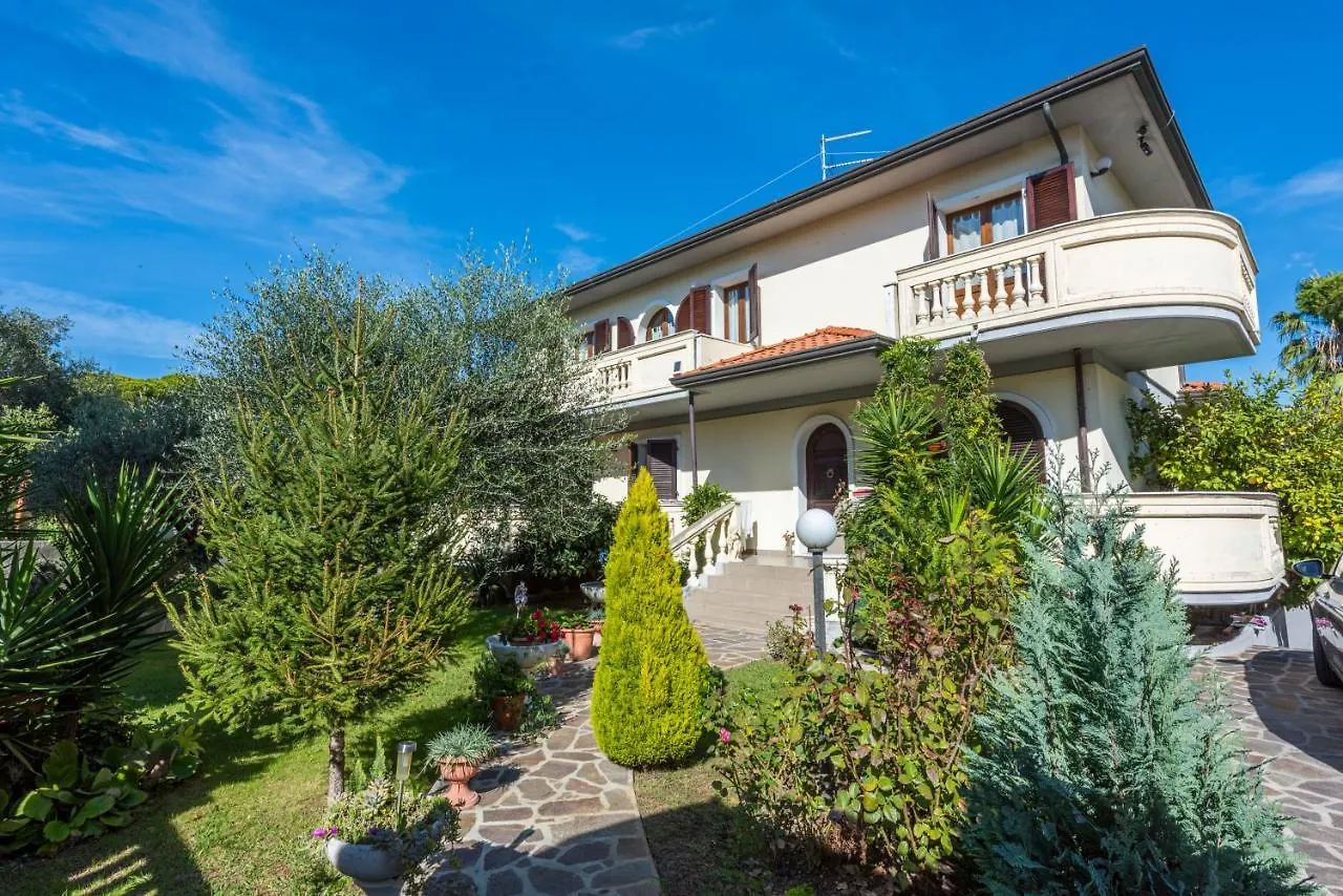 Residenza Tirrenia By Mmega Lägenhet Marina di Massa Italien
