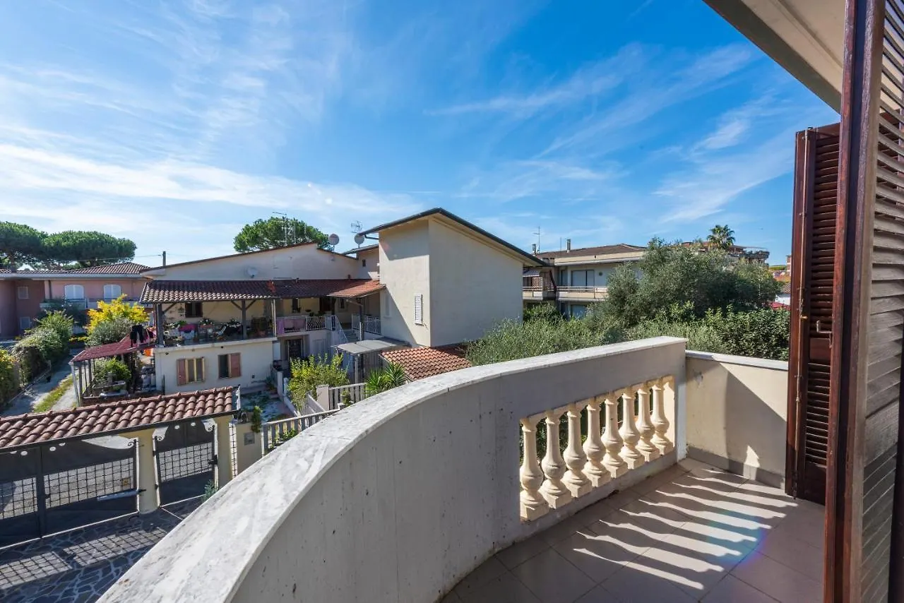 Residenza Tirrenia By Mmega Lägenhet Marina di Massa 0*,