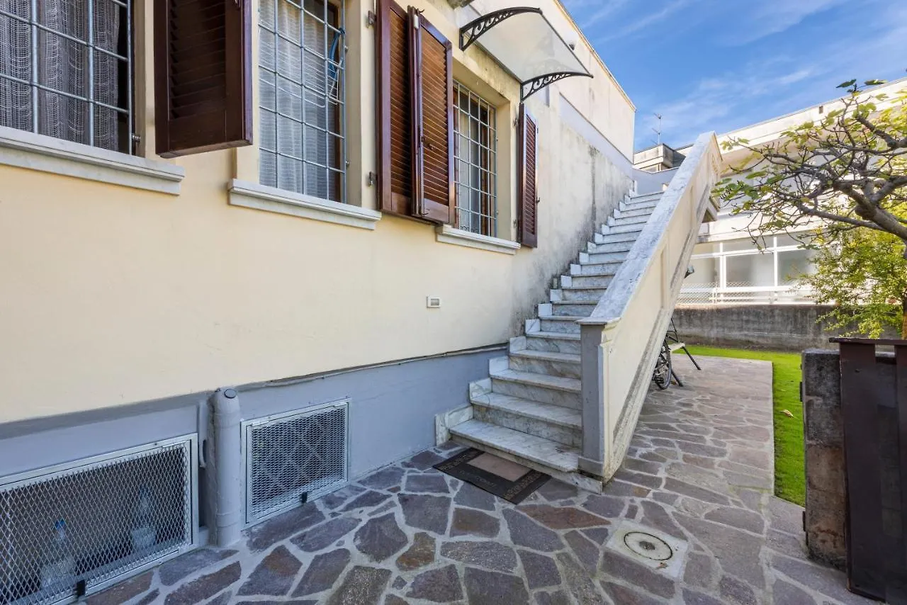 Residenza Tirrenia By Mmega Apartment Marina di Massa Italy